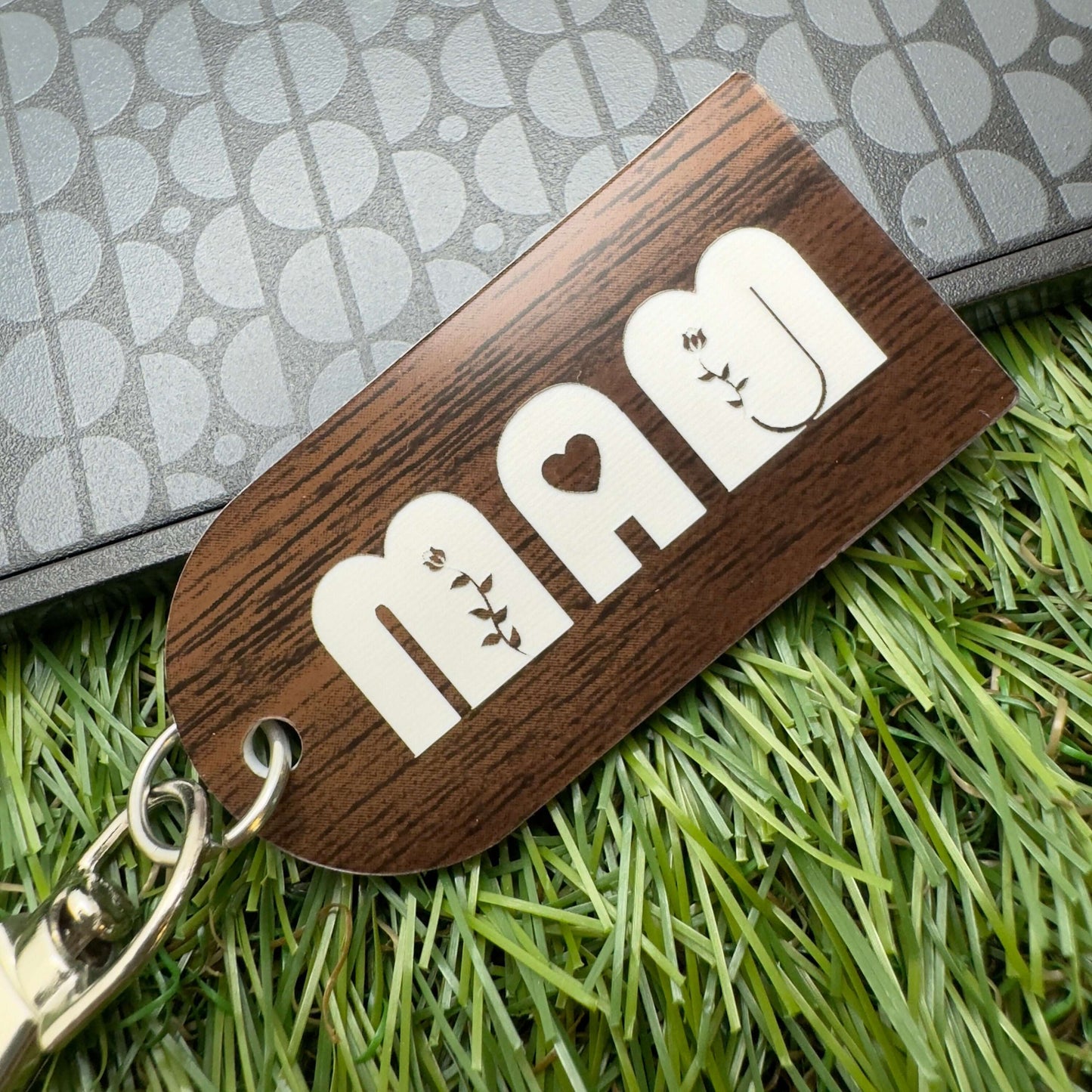 Mum I love you keyring flowers engraved