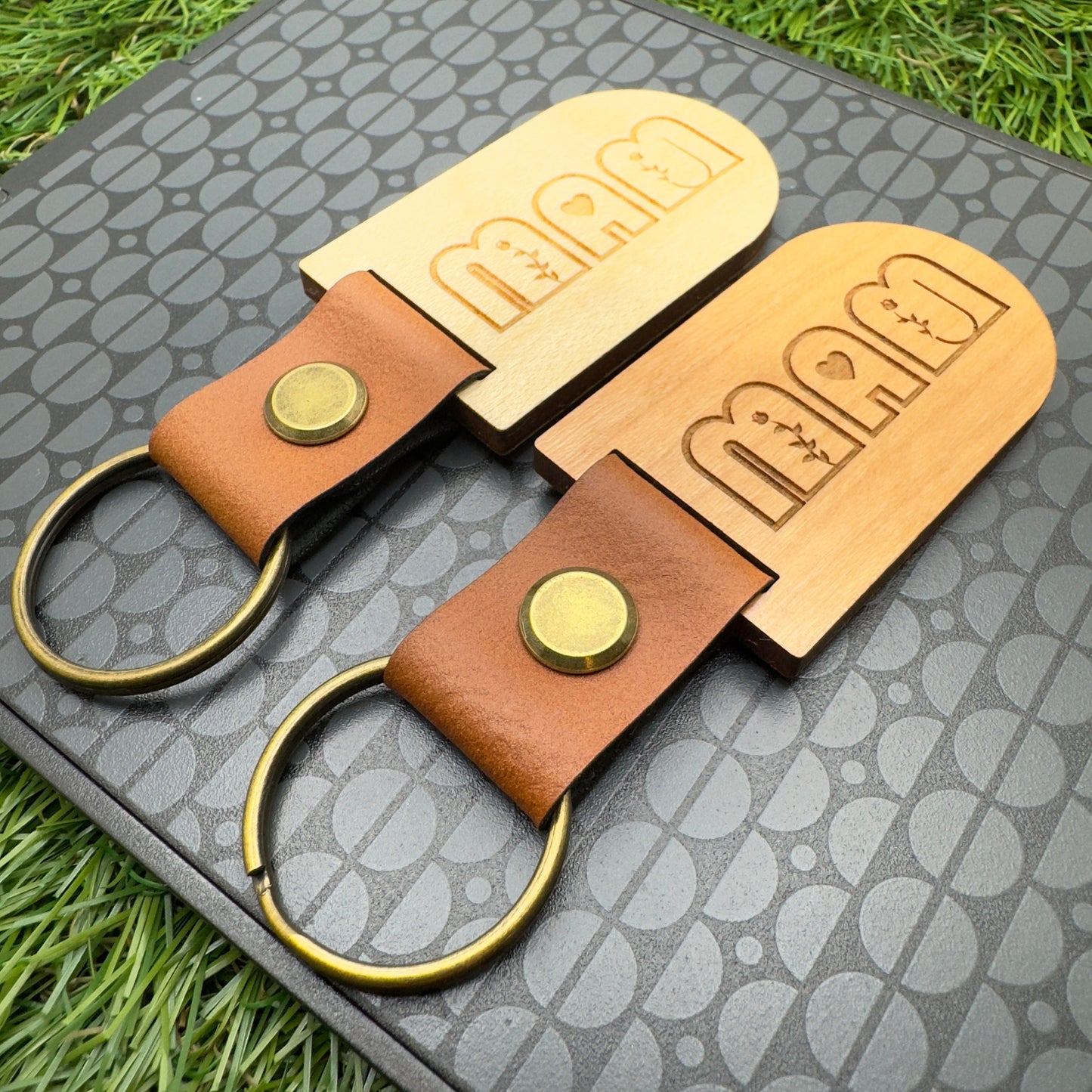 MAM Keyring Personalised Engraved Hidden Message “I Love You” Custom gift for Mum Garden Lovers Birthday Christmas gift