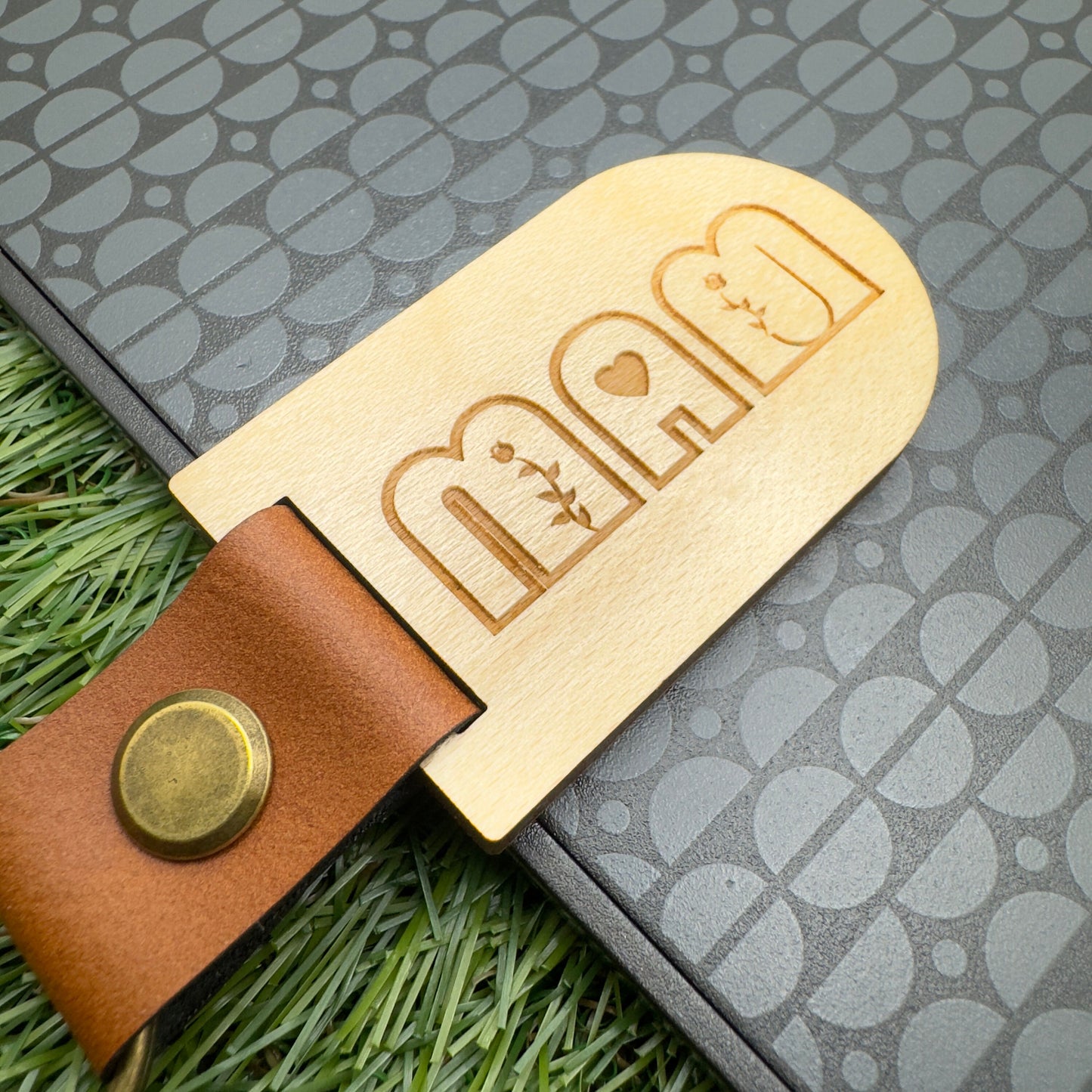 MAM Keyring Personalised Engraved Hidden Message “I Love You” Custom gift for Mum Garden Lovers Birthday Christmas gift