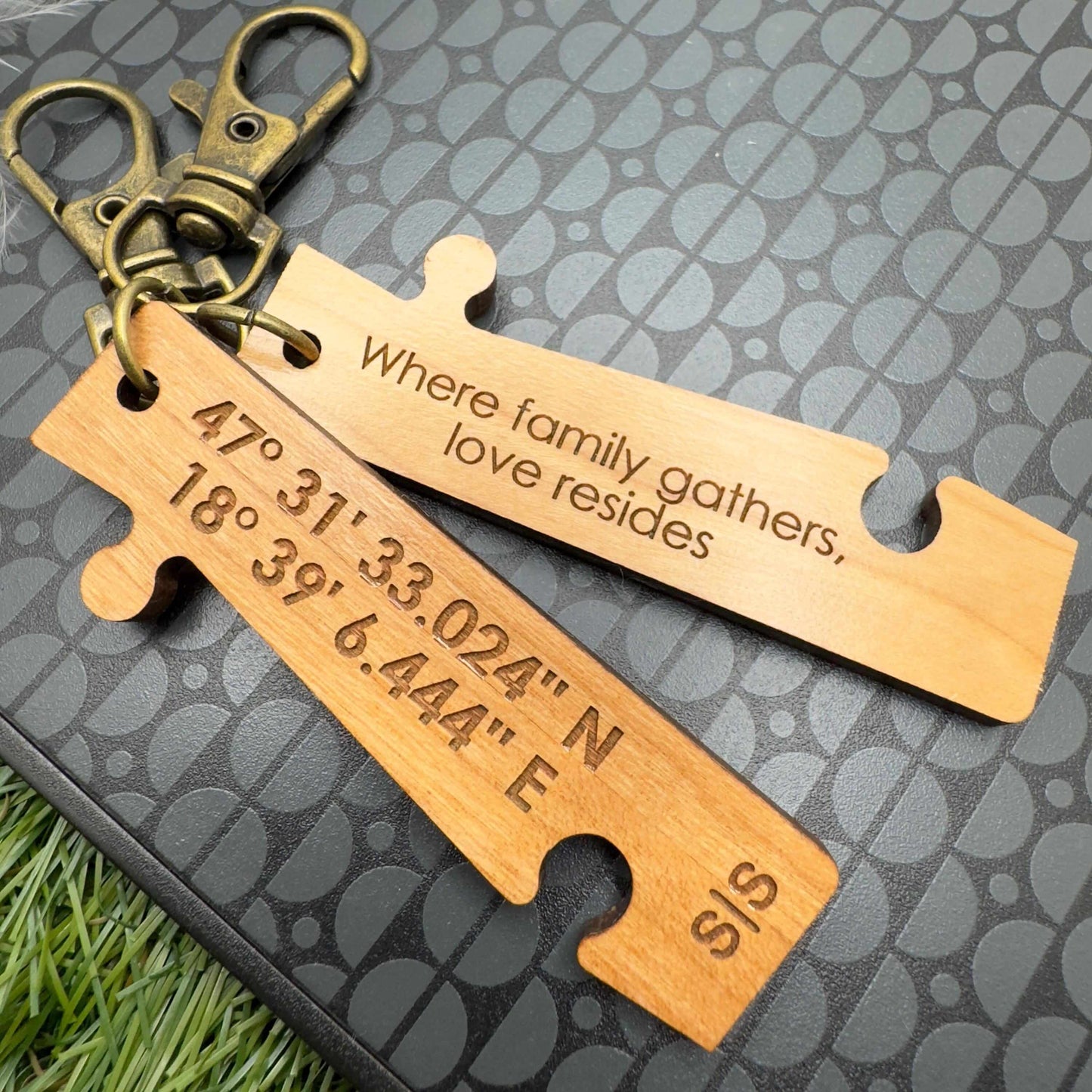 GPS Coordinates keyring couples Personalised GPS location coordinates keychain Puzzle Jigsaw keychain Custom engraved Gift for couples