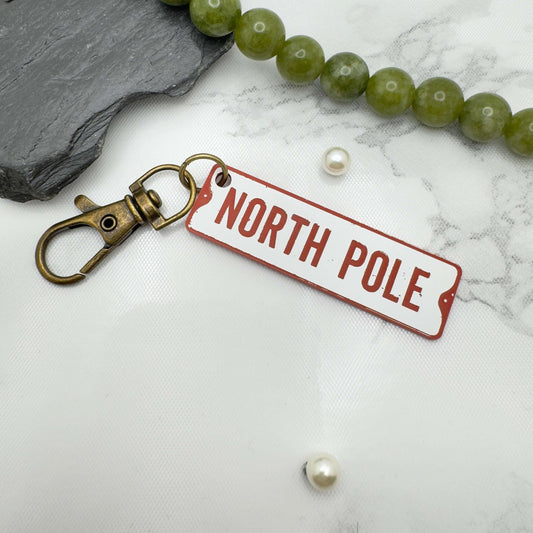 North Pole Keyring Vintage style | Engraved gifts | Unique keychains