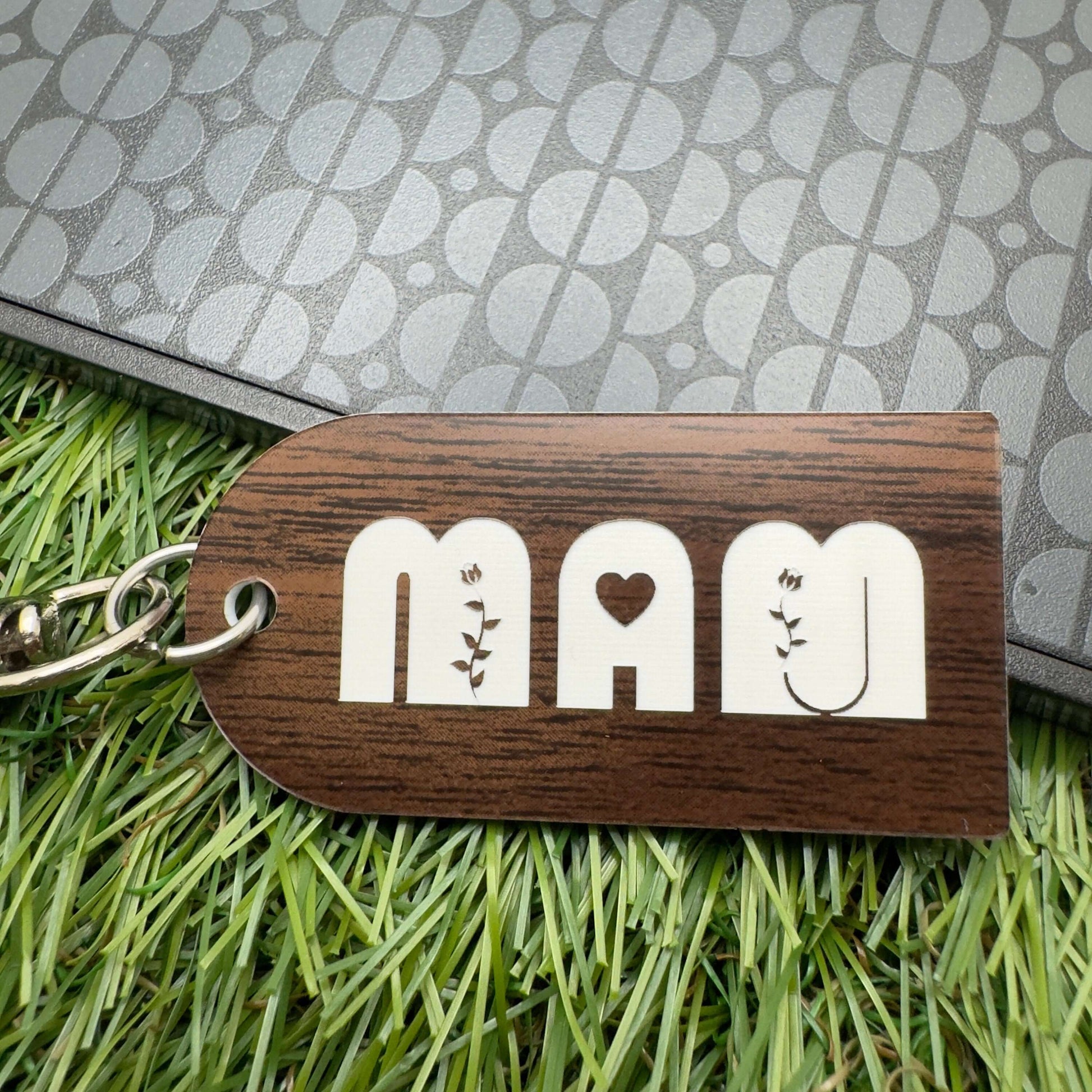 Mum I love you keyring flowers engraved