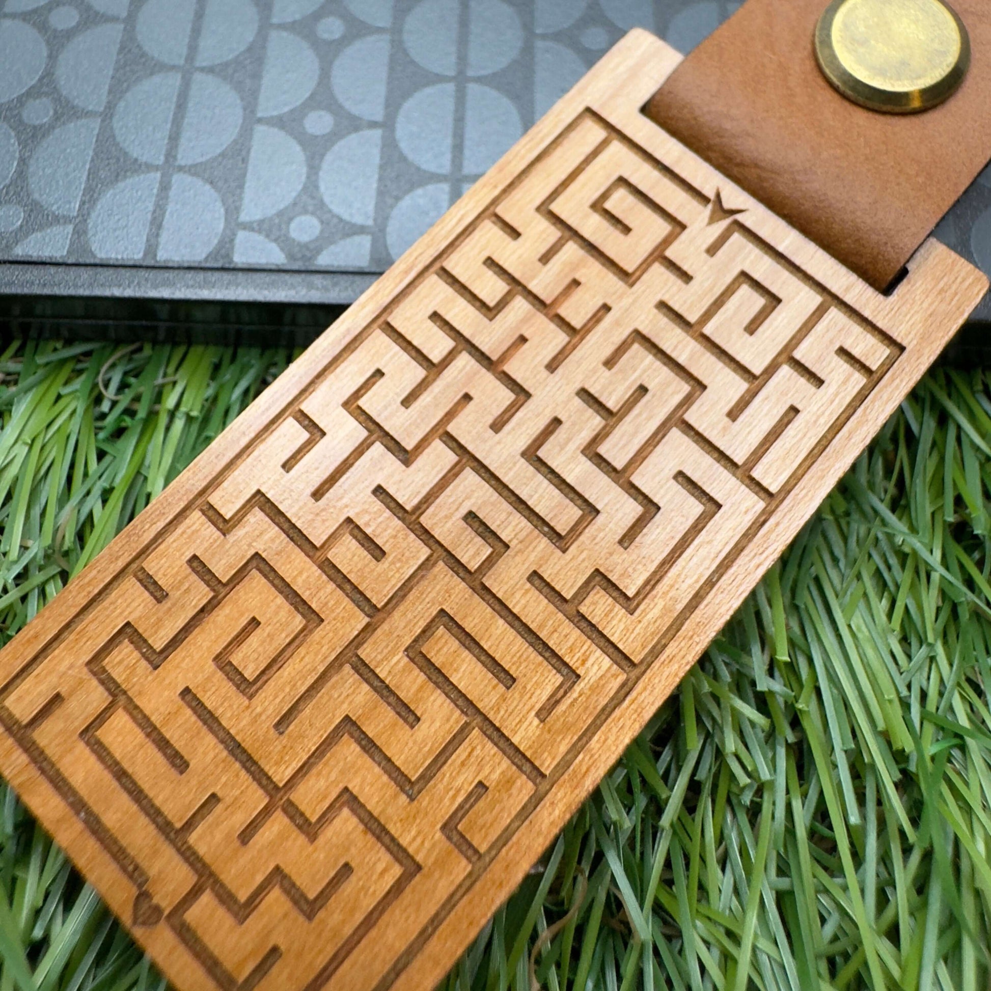 Unique Solvable Maze Keyring Personalised Custom Engraving, Interactive Puzzle Keyring, Anniversary Gifts, Birthday gift, Christmas gift