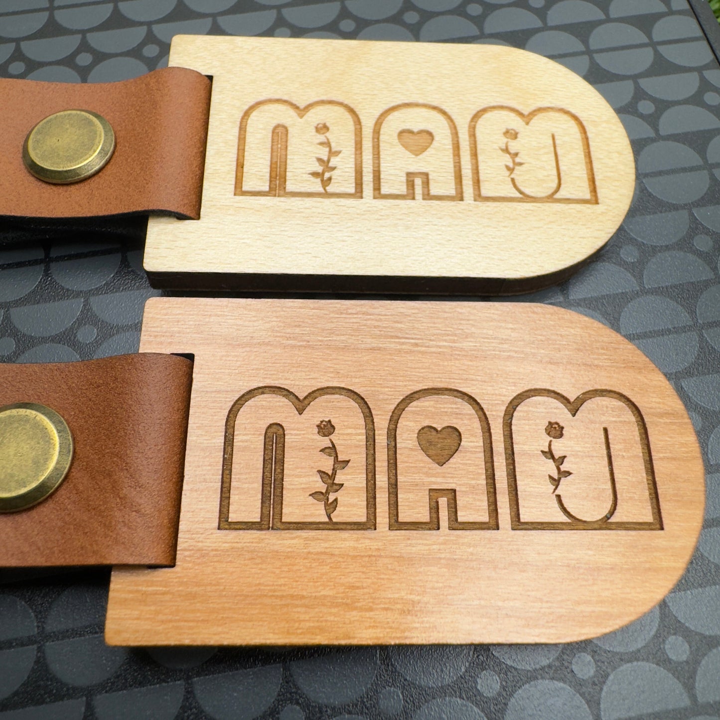 MAM Keyring Personalised Engraved Hidden Message “I Love You” Custom gift for Mum Garden Lovers Birthday Christmas gift