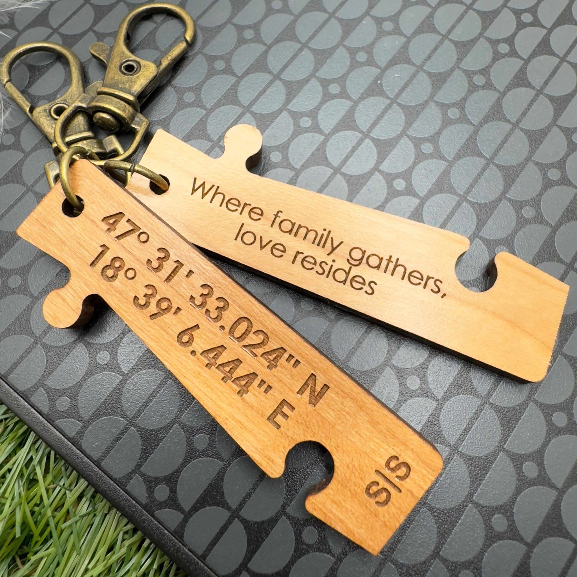 GPS Coordinates keyring couples Personalised GPS location coordinates keychain Puzzle Jigsaw keychain Custom engraved Gift for couples